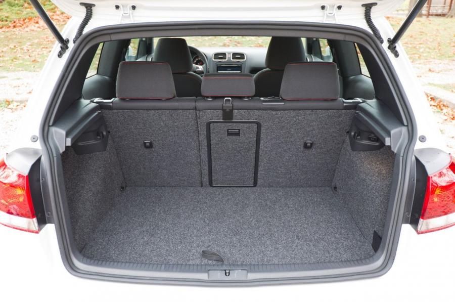  Volkswagen Golf GTi 2012 года  (фото 15 из 48)